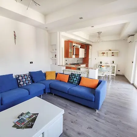 Ampio Quadrilocale 8 Pax Vista Mare *