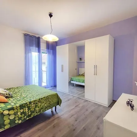 Apartmán Ampio Quadrilocale 8 Pax Vista Mare *