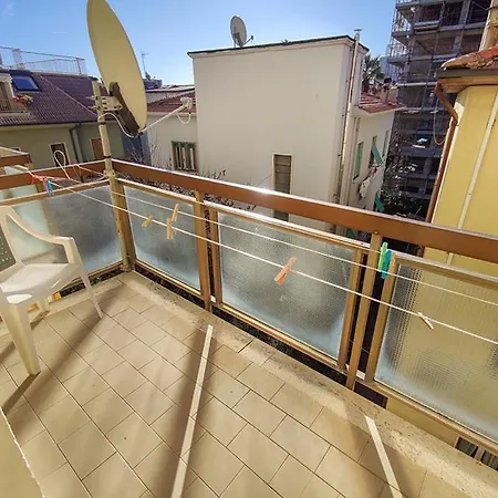 Ampio Quadrilocale 8 Pax Vista Mare *