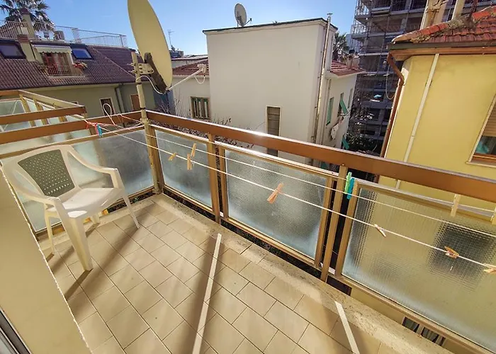 Ampio Quadrilocale 8 Pax Vista Mare *